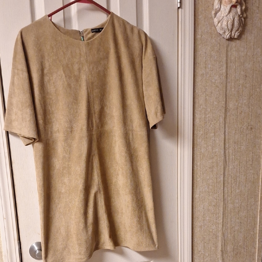 HYFVE Nude Textured Womens Dress Size Small. Back Zipper. Soft. Elegant